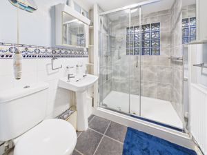 ENSUITE SHOWER ROOM- click for photo gallery